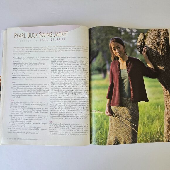 Interweave Knits Magazine Winter 2005 With 30 Winter Knitting Projects & Pattern - Picture 10 of 16